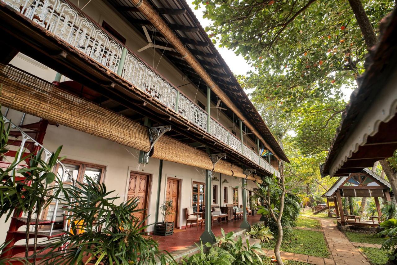 Samiira On Ashtamudi Lake Kollam Exterior foto